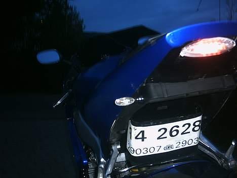 Yamaha R1 - Go røv-by night billede 6