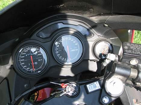 Suzuki RF600R billede 4