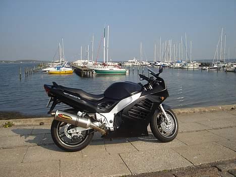 Suzuki RF 900 R (SOLGT) - RF 900 R -Horsens Havn billede 4