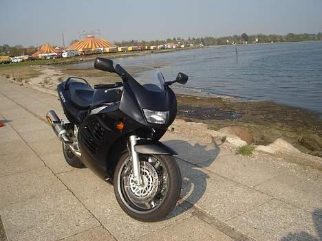 Suzuki RF 900 R (SOLGT) - RF 900 R -Horsens Havn billede 9