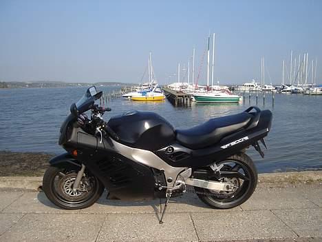 Suzuki RF 900 R (SOLGT) - RF 900 R -Horsens Havn billede 10