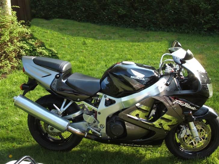 Honda CBR 900 RR Fireblade - Gammel potte billede 9