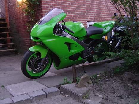 Kawasaki ZX6R Baneracer *solgt* billede 3