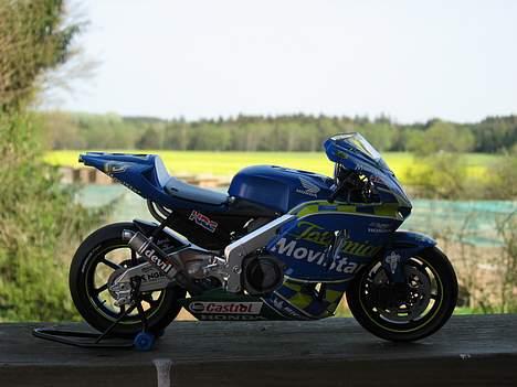 Honda vfr 750 - mit lille vinter projekt. en movistar i 1:9 billede 13