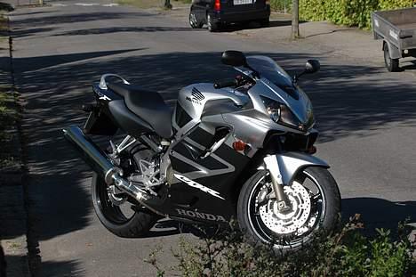 Honda CBR600F *solgt* - CBR600F 1 dag gammel, første billedet billede 1