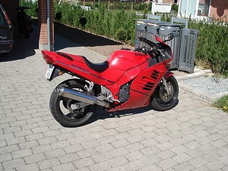 Suzuki RF 600 R (Sverige) billede 12
