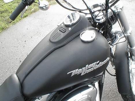 Harley Davidson Dyna Street Bob billede 6
