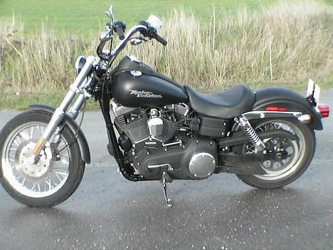 Harley Davidson Dyna Street Bob billede 12
