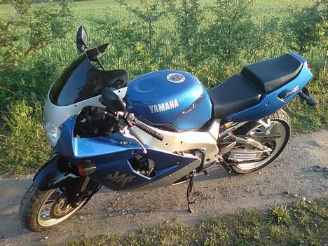 Yamaha YZF 750 R **Solgt**  billede 2