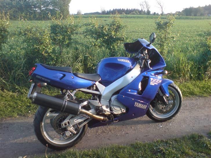 Yamaha YZF 750 R **Solgt**  - 7-5-2009 så blev den samlet efter total adskillelse og nymalet, alle sliddele er nye, ALLE! billede 3