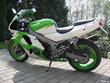 Kawasaki ZX6R billede 6