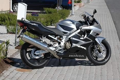 Honda CBR600F *solgt* billede 9