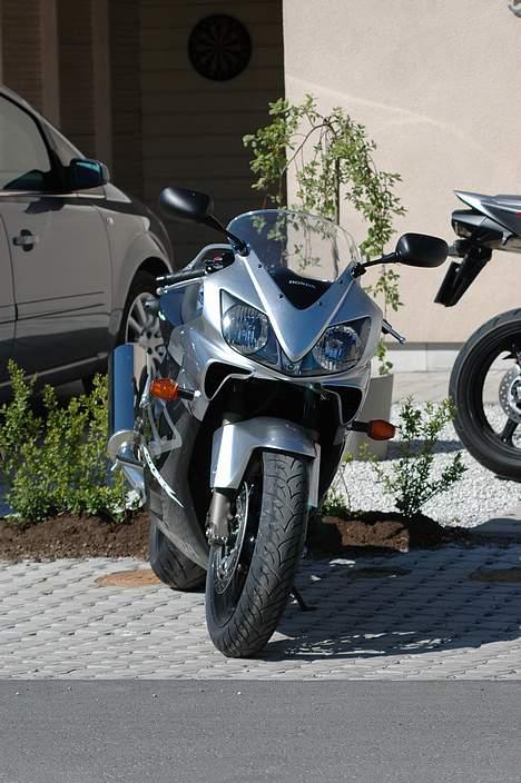 Honda CBR600F *solgt* billede 10