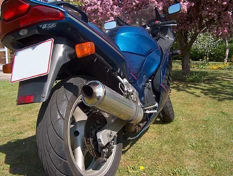 Suzuki RF 600 R (solgt) billede 14