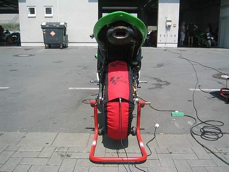 Kawasaki ZX6R  billede 4