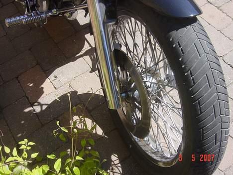 Suzuki Intruder vs 1400 - Nypoleret forhjul og forgafler billede 6