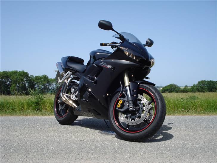 Yamaha R6S billede 3