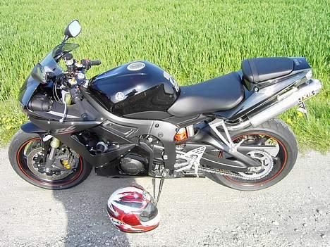 Yamaha R6S billede 4