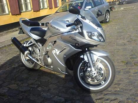 Suzuki sv1000s **SOLGT** billede 2