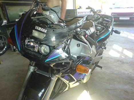 Yamaha FZR 600 [SOLGT] billede 4