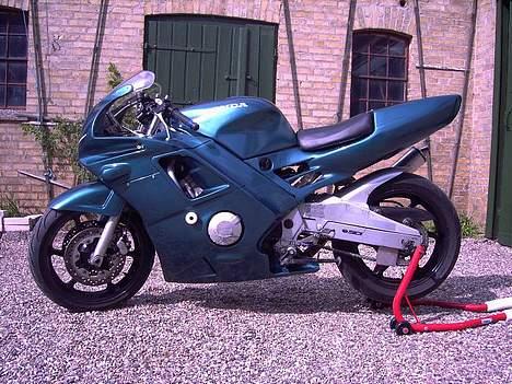 Honda CBR 600 F2 Banejern - CBR 600 banejern... Det skal nok blive godt :-) billede 1