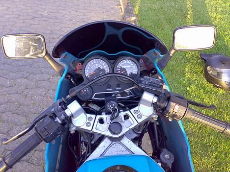 Kawasaki GPZ 600 R (solgt) billede 4