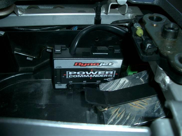 Suzuki GSX-R 750 K1 "solgt" - Powercommander! billede 16