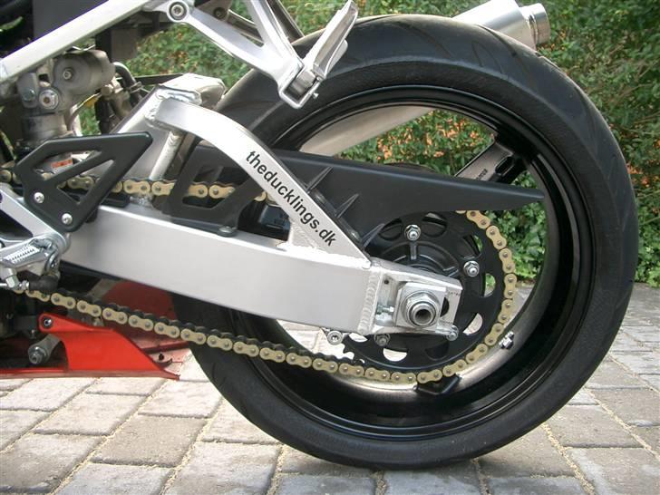 Suzuki GSX-R 750 K1 "solgt" - AFAM Suzuki replica 520 Kæde-kit, med 2 ekstra tænder bagpå. Styrer for vildt! billede 18