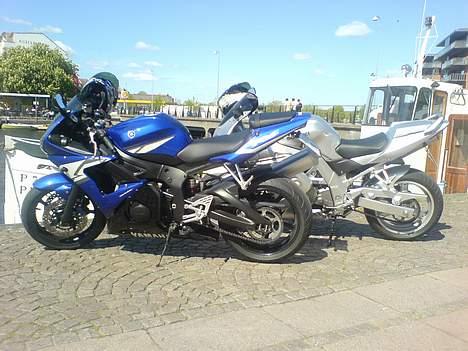 Yamaha YZF R6 (SOLGT) - Så blev det tid til is på havnen i Silkeborg... ALTID et hit! :-) billede 15