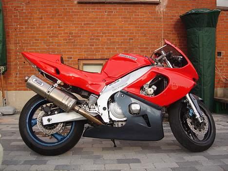 Yamaha YZF 600 R billede 5