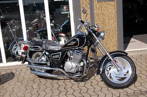 Lifan 250-4 Wide n' Low - Første blik på den ved butikken.. NICE! billede 2