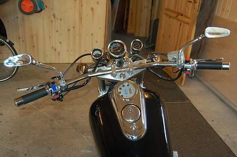 Lifan 250-4 Wide n' Low - Flat bredt styr og de små spejle, lækkert :D  billede 8