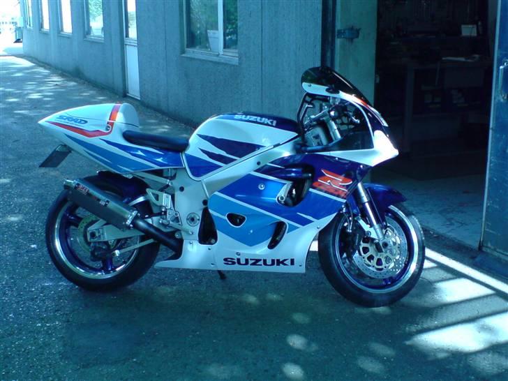 Suzuki GSXR 750 SRAD (solgt) billede 2