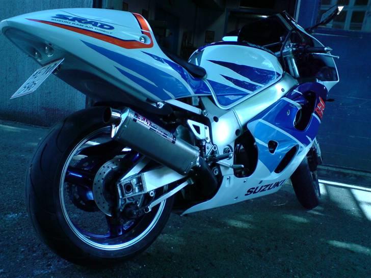 Suzuki GSXR 750 SRAD (solgt) billede 3