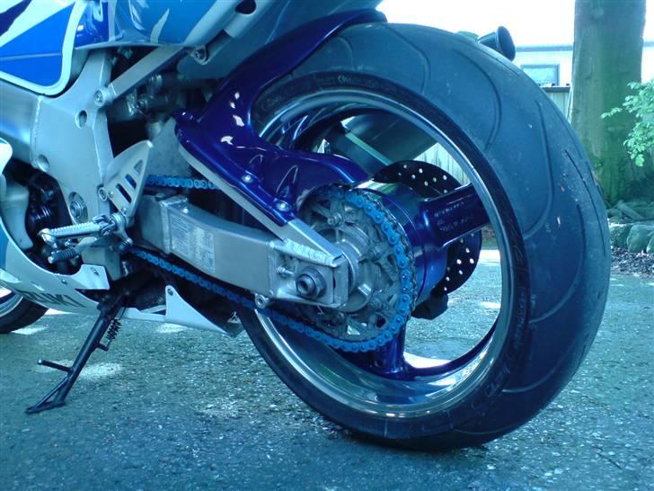 Suzuki GSXR 750 SRAD (solgt) billede 4