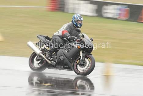 Yamaha YZF R6 - Og det regnede og det regnede og det regnede billede 10