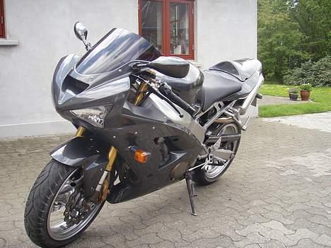 Kawasaki zx6r (SOLGT) billede 2