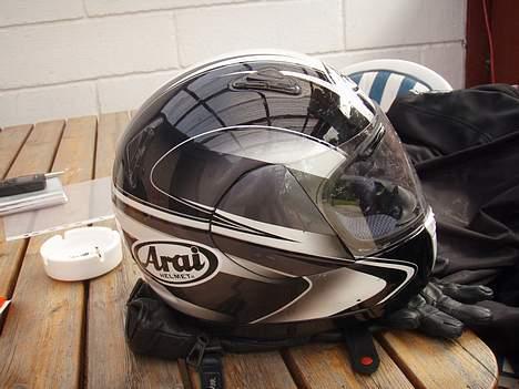 Kawasaki zx6r (SOLGT) - min hjelm: Arai Astro 7 billede 7