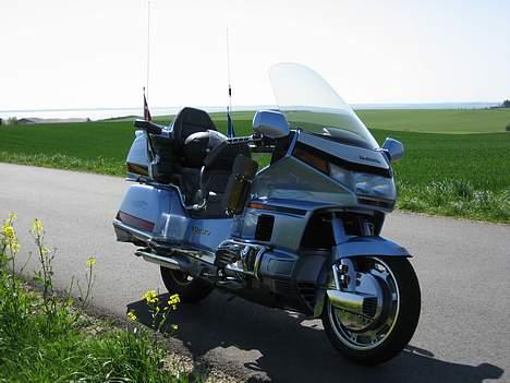 Honda Gl 1500 GoldWing - GW´en med limfjorden i Baggrunden. billede 11