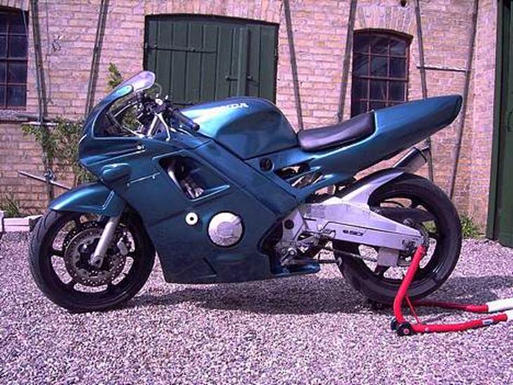 Honda CBR 600 F2 Banejern - CBR 600 banejern... Det skal nok blive godt :-) billede 1