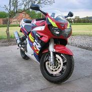 Honda CBR 900 RR SC33