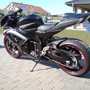 Suzuki GSX-R  750 K7