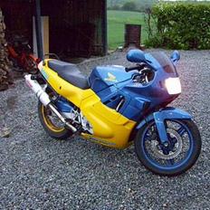 Honda cbr 600 f