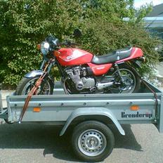 Suzuki GSX400F Katana