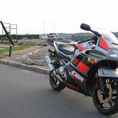 Honda CBR F2