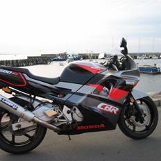 Honda CBR F2
