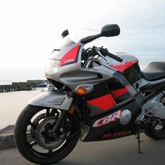 Honda CBR F2