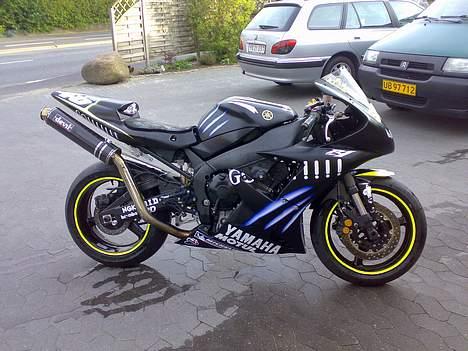 Yamaha YZF R1 Banecykel "Solgt" billede 1