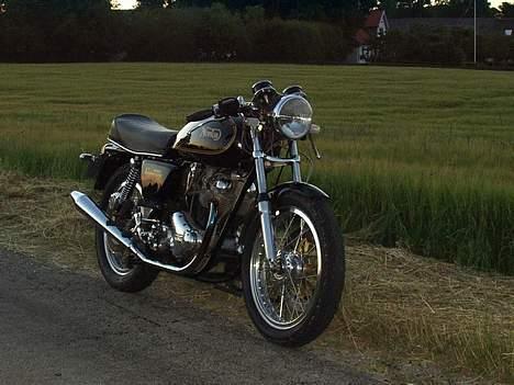 Norton Commando Interstate Mk3 - On a hot summer night... billede 6