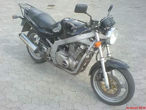 Suzuki GS 500E "SOLGT" billede 1